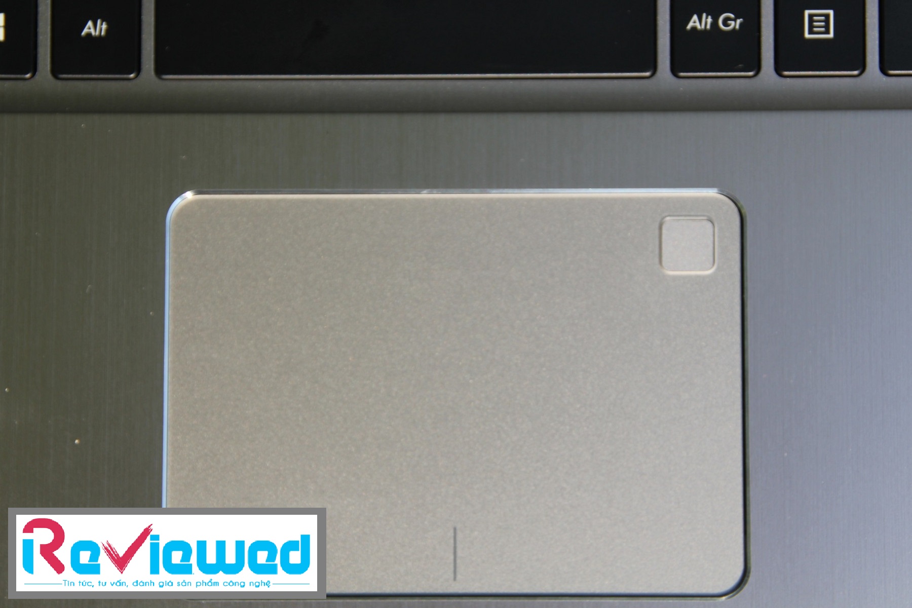 Đánh giá Asus VivoBook Pro 15: Phong cách và thanh lịch, Trang web tư vấn về máy tính xách tay
