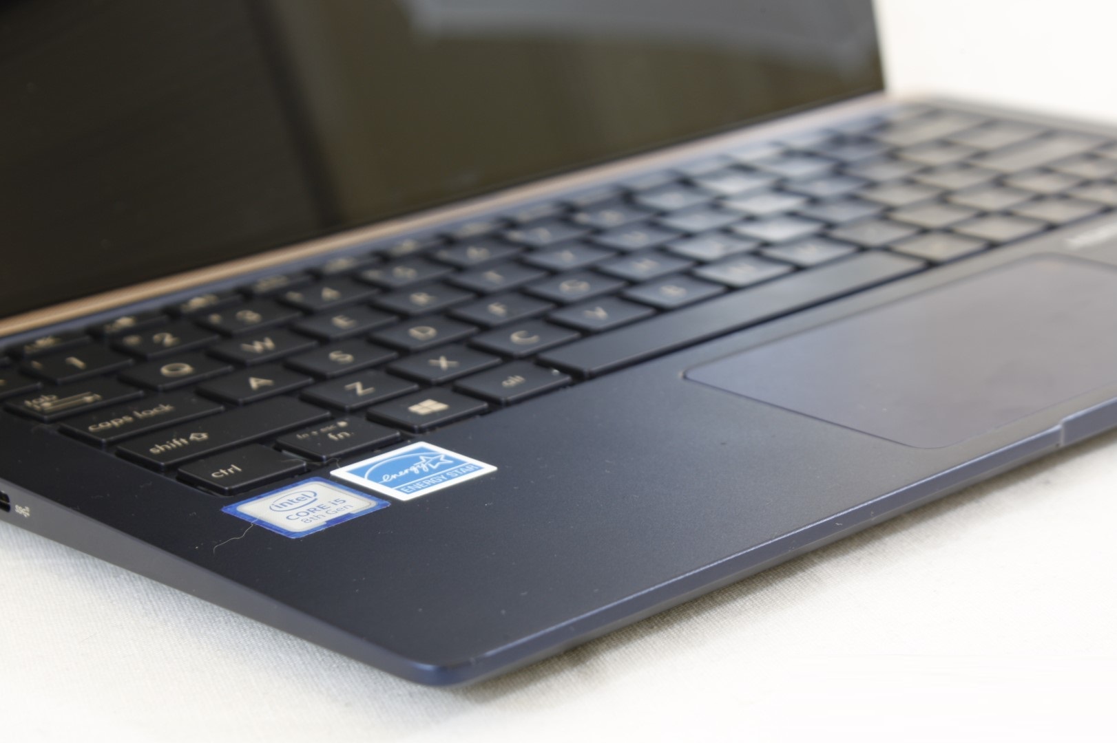 Đánh giá Asus ZenBook 13 UX333FA: Nhỏ hơn XPS 13, Chuyên trang tư vấn laptop