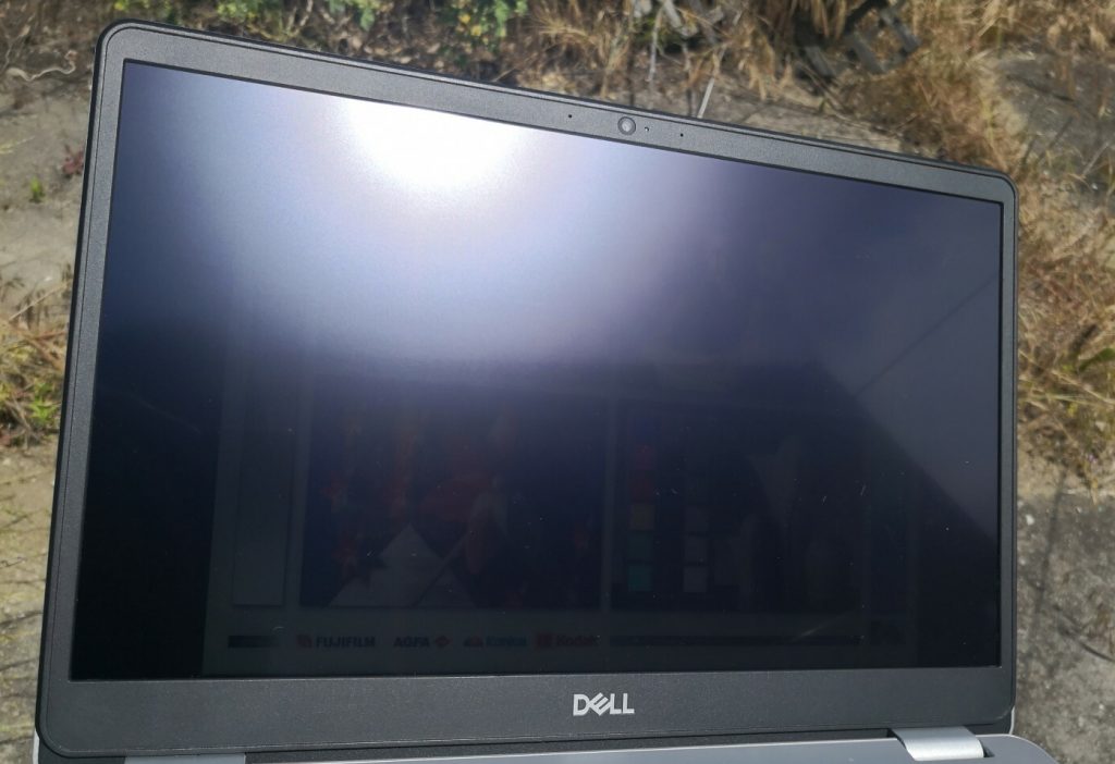 Đánh giá Dell Inspiron 5584: Màn hình sắc nét, SSD nhanh, giá rẻ, Chuyên trang tư vấn laptop