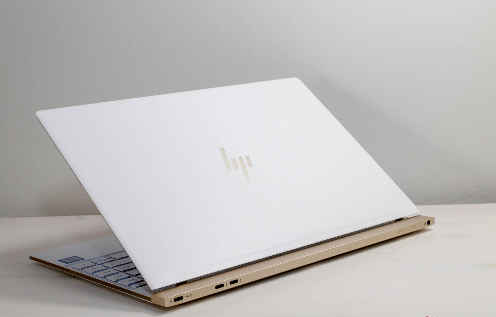 Đánh giá laptop HP Spectre 13-af033 (i7-8550U, FHD), Chuyên trang tư vấn laptop