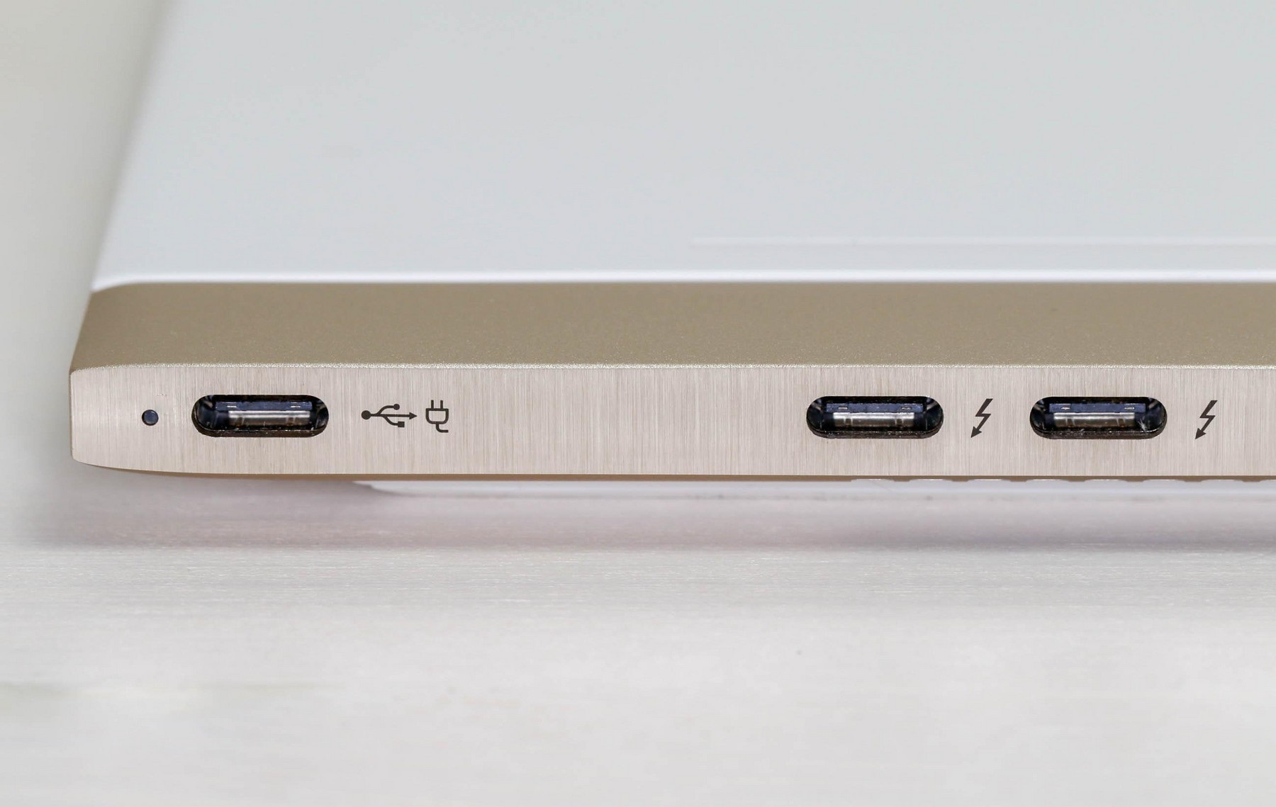 Đánh giá laptop HP Spectre 13-af033 (i7-8550U, FHD), Chuyên trang tư vấn laptop