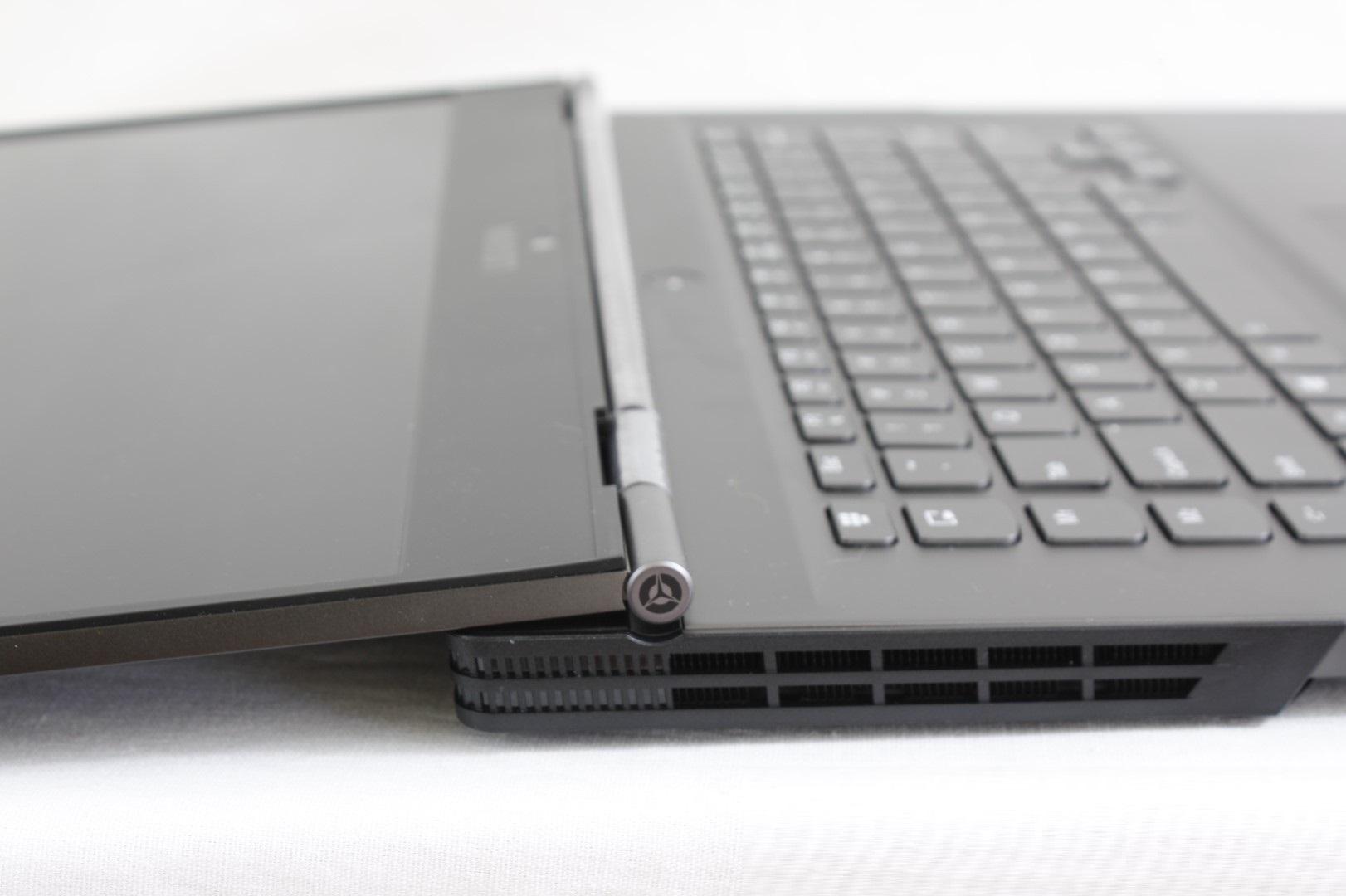 Đánh giá Lenovo Legion Y730-15ICH: Tính năng cao cấp - giá tầm trung, Chuyên trang tư vấn laptop